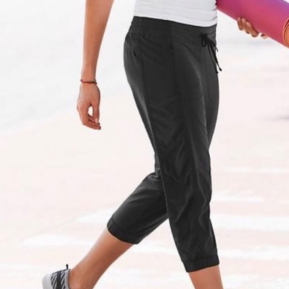 Athleta La Viva Cropped Joggers - Picture 1 of 3
